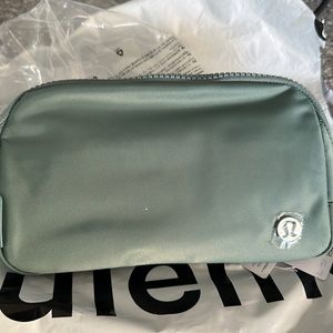 Everywhere Belt Bag 1L
